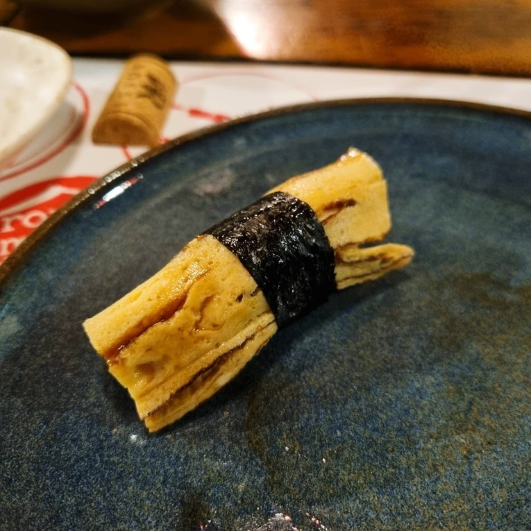 Tamagoyaki nigiri