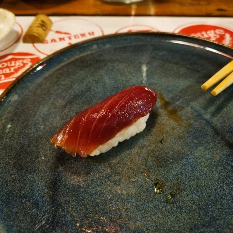 Tuna nigiri