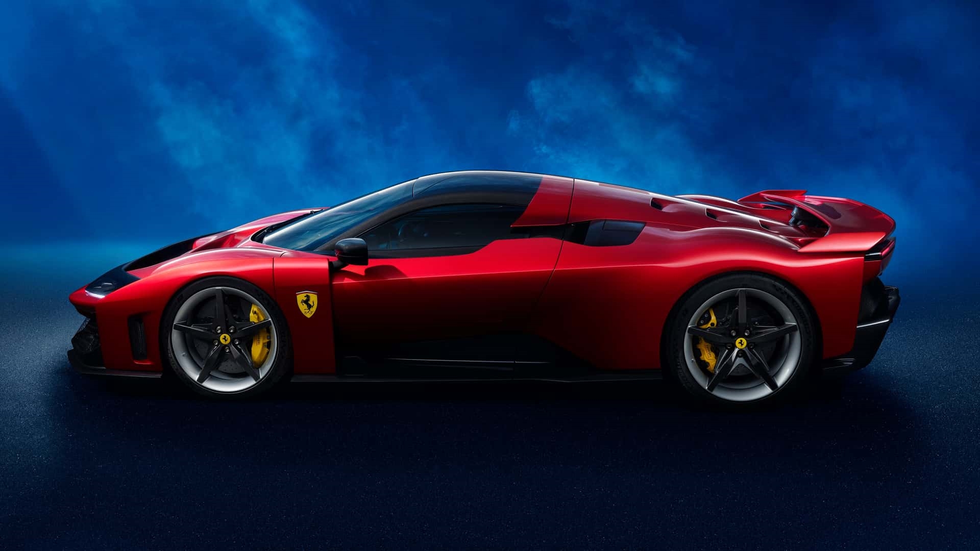 Najnoviji Ferrari je trebao imati samo jedno sjedalo