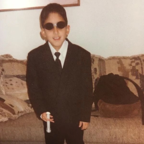 Miguel Garza. Zajedno sa sestrom Veronicom pokrenuo je tvrtku Siete. Kao izvršni direktor, Miguel je značajno doprinio rastu brenda, pomažući Siete Foodsu da se proširi iz lokalnog obiteljskog poslovanja u široko prepoznat globalni brend. 