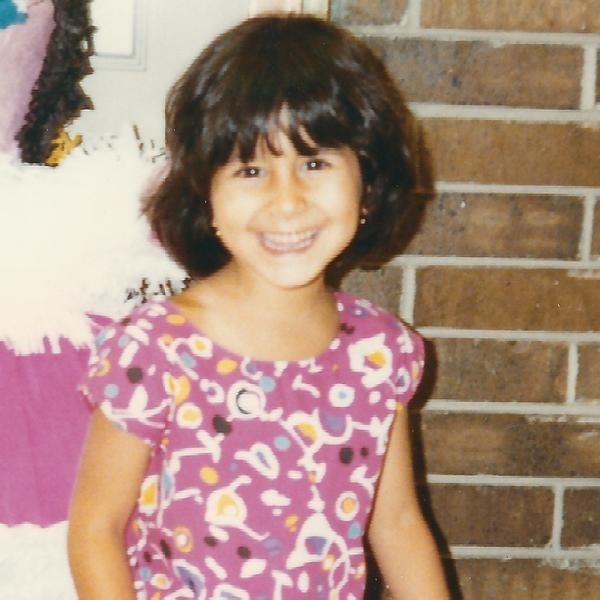 Veronica Garza, suosnivačica brenda Siete Foods, pokrenula je ovu tvrtku iz osobne potrebe za promjenom u prehrani zbog vlastitih zdravstvenih problema. Pateći od autoimunih bolesti, Veronica je prešla na prehranu bez glutena i žitarica pa je s obitelji razvila je prve bezglutenske tortilje od bademovog brašna,