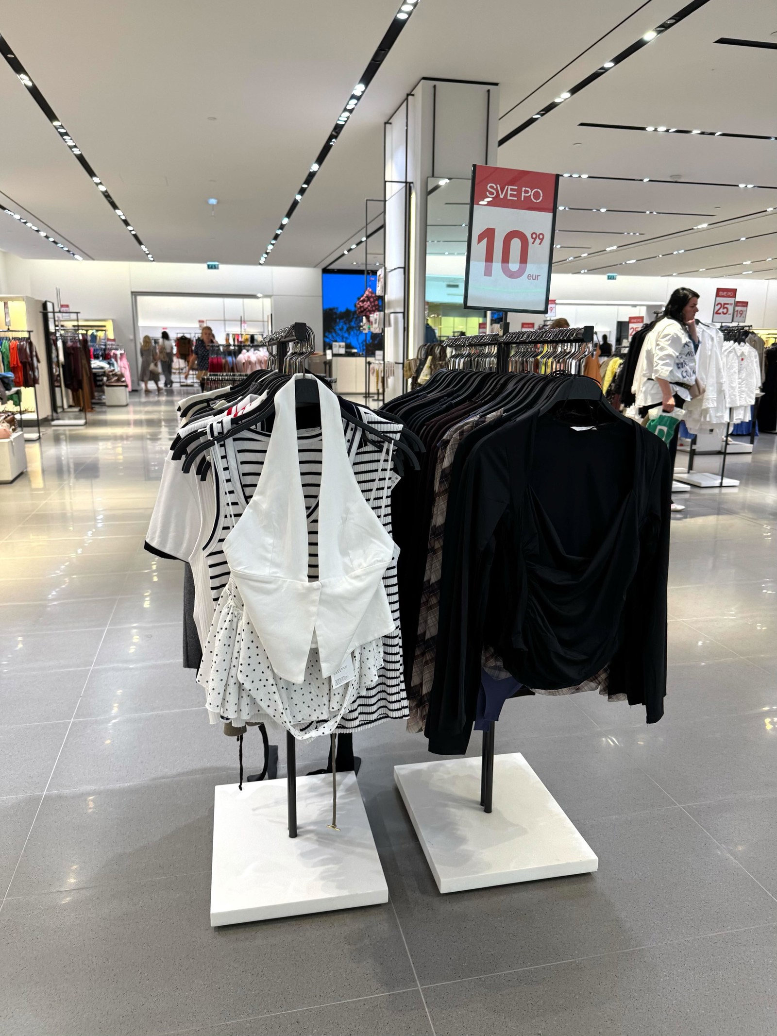 Zara CCW