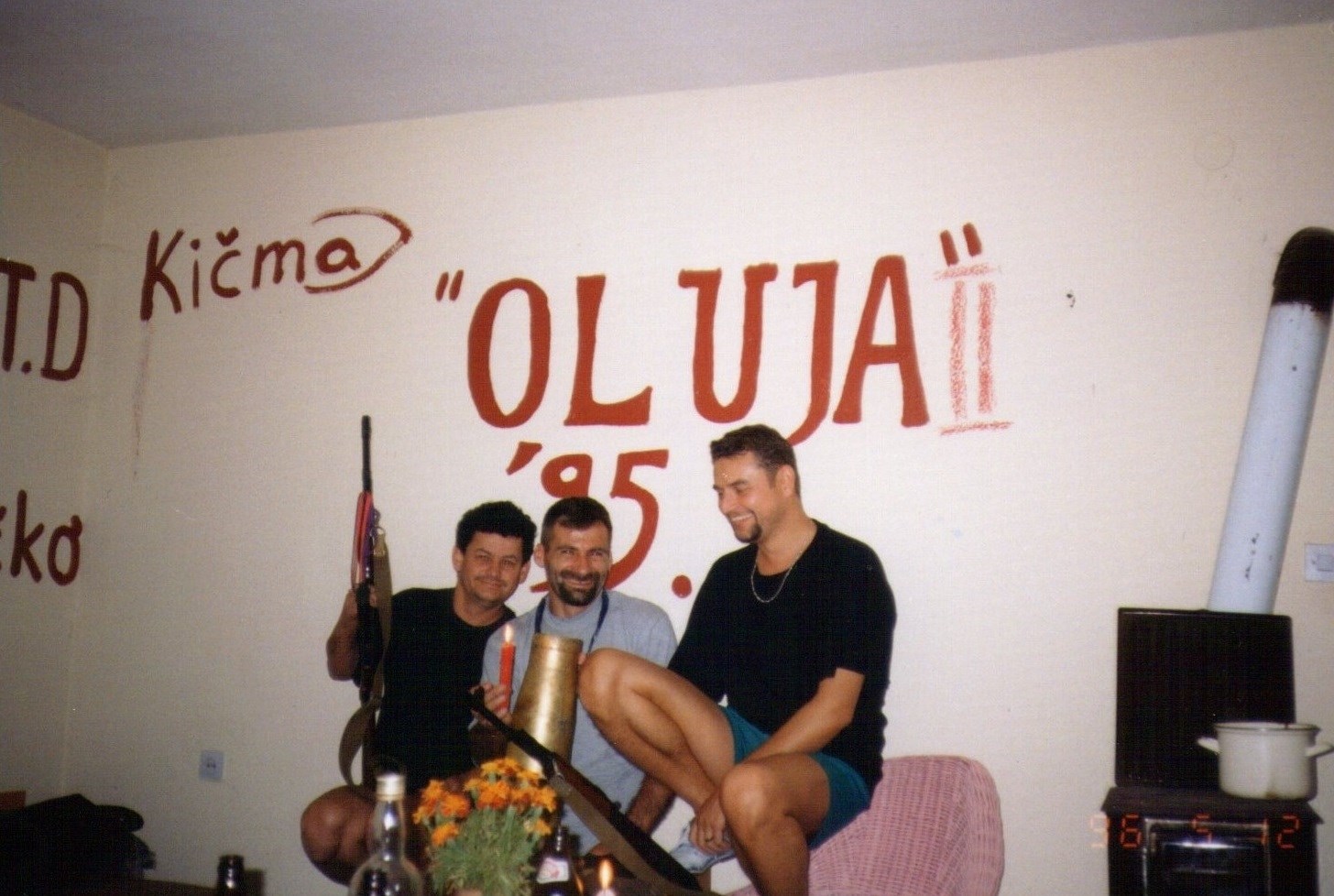 S ponosom i zahvalnošću posvećujem ovu poruku svom ocu Željku, branitelju Domovine u slavnoj operaciji Oluja, u Hrvatskoj Kostajnici.
Tvoja hrabrost, žrtva i ljubav prema Domovini nikada neće biti zaboravljeni.
Hvala ti što si bio na braniku slobode – tvoj čin ostaje trajni temelj našeg mira.

S poštovanjem i ponosom,
Ivan