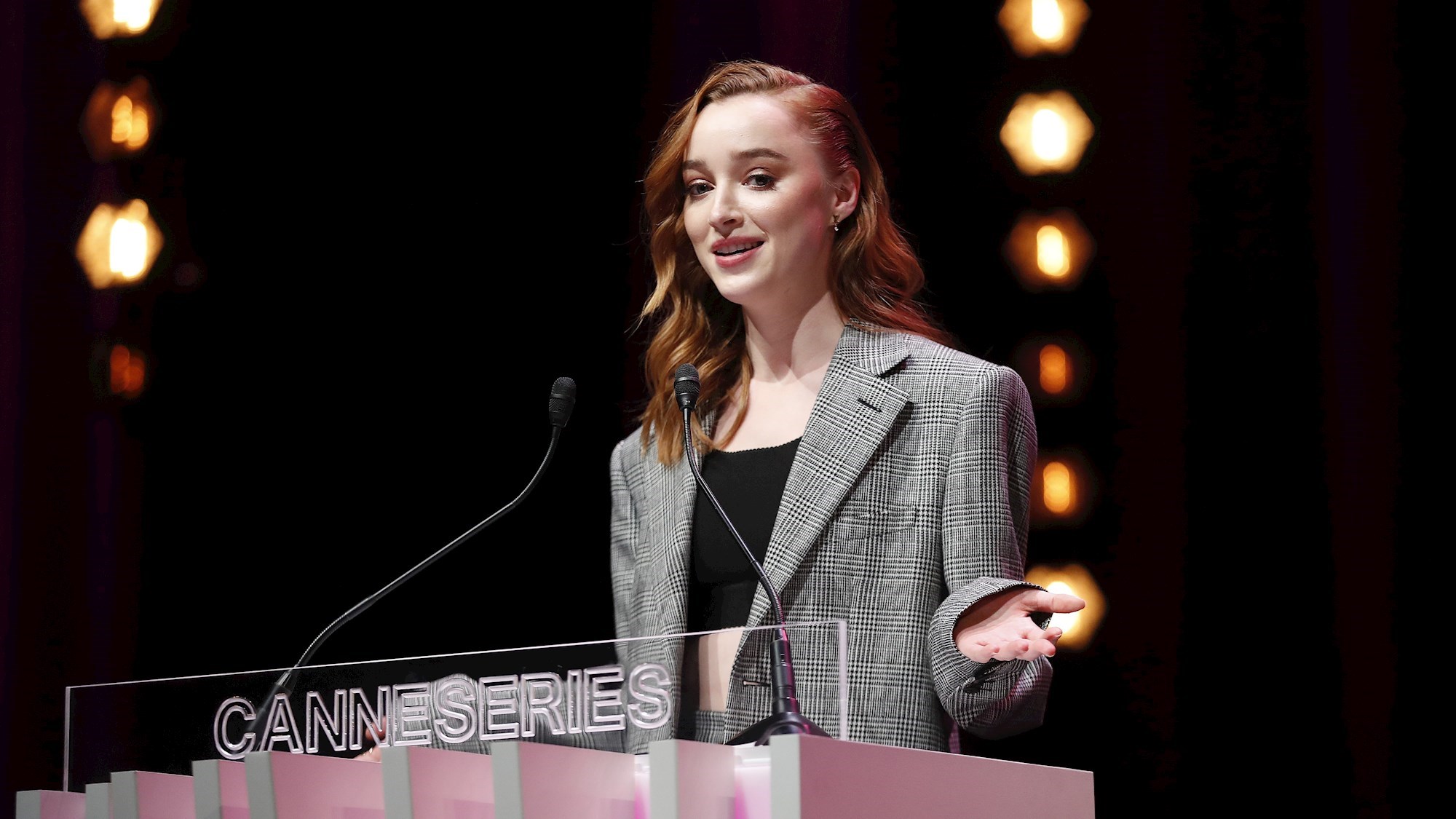 Tko je glumica koja je s Edom Sheeranom stigla na Hvar?