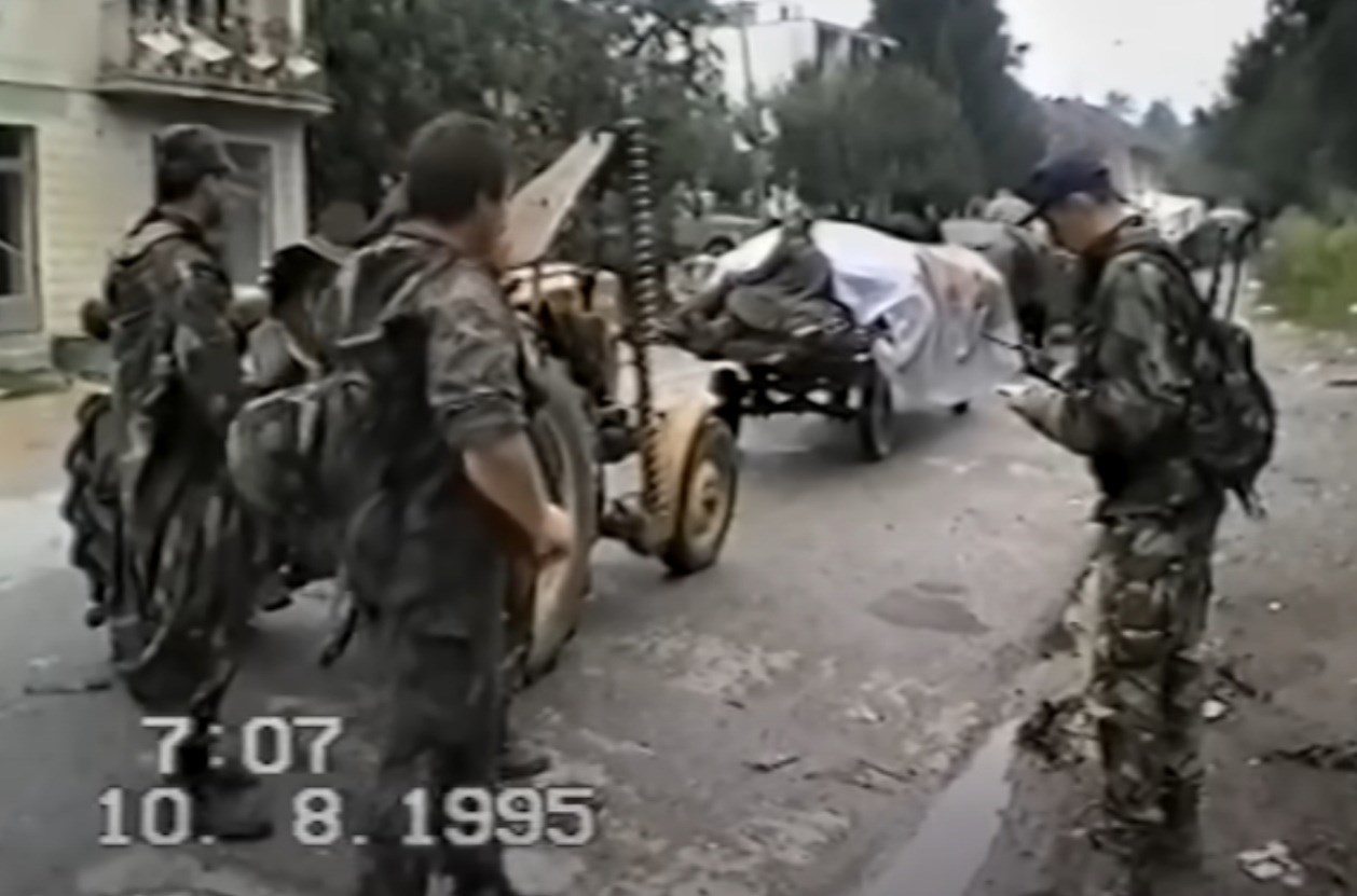 Prizor iz Topuskog nakon oslobođenja u akciji Oluja