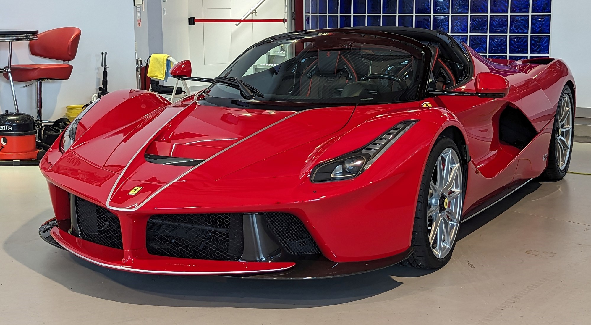 Ferrari LaFerrari Aperta
