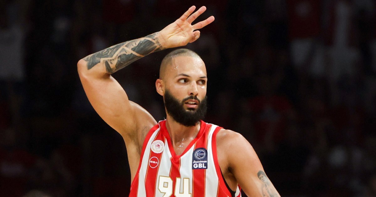 Evan Fournier (Olympiacos) - 2.7m €