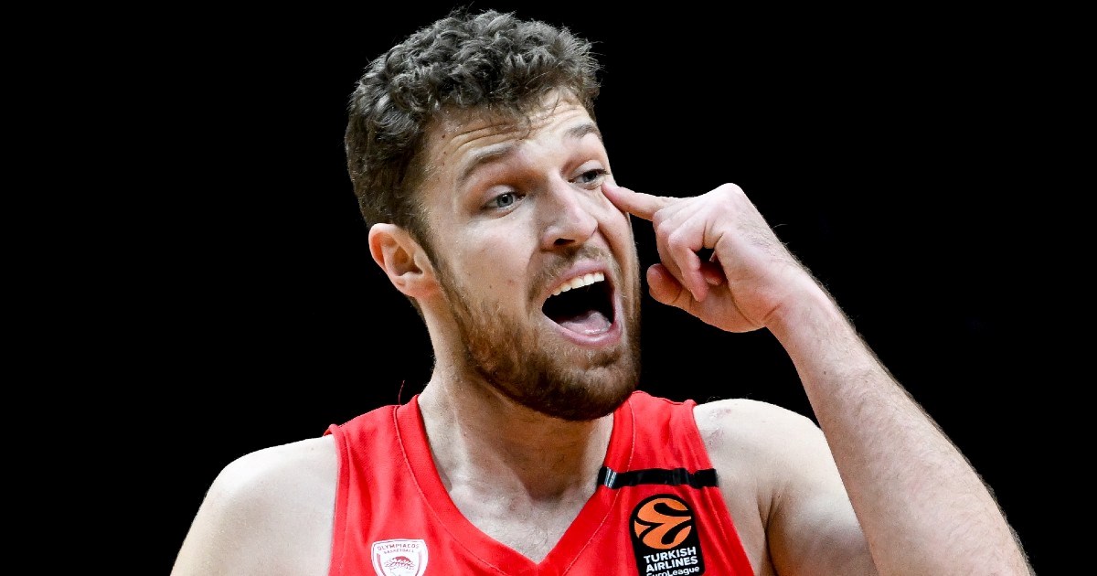 Sasha Vezenkov (Olympiacos) - 3.5m €