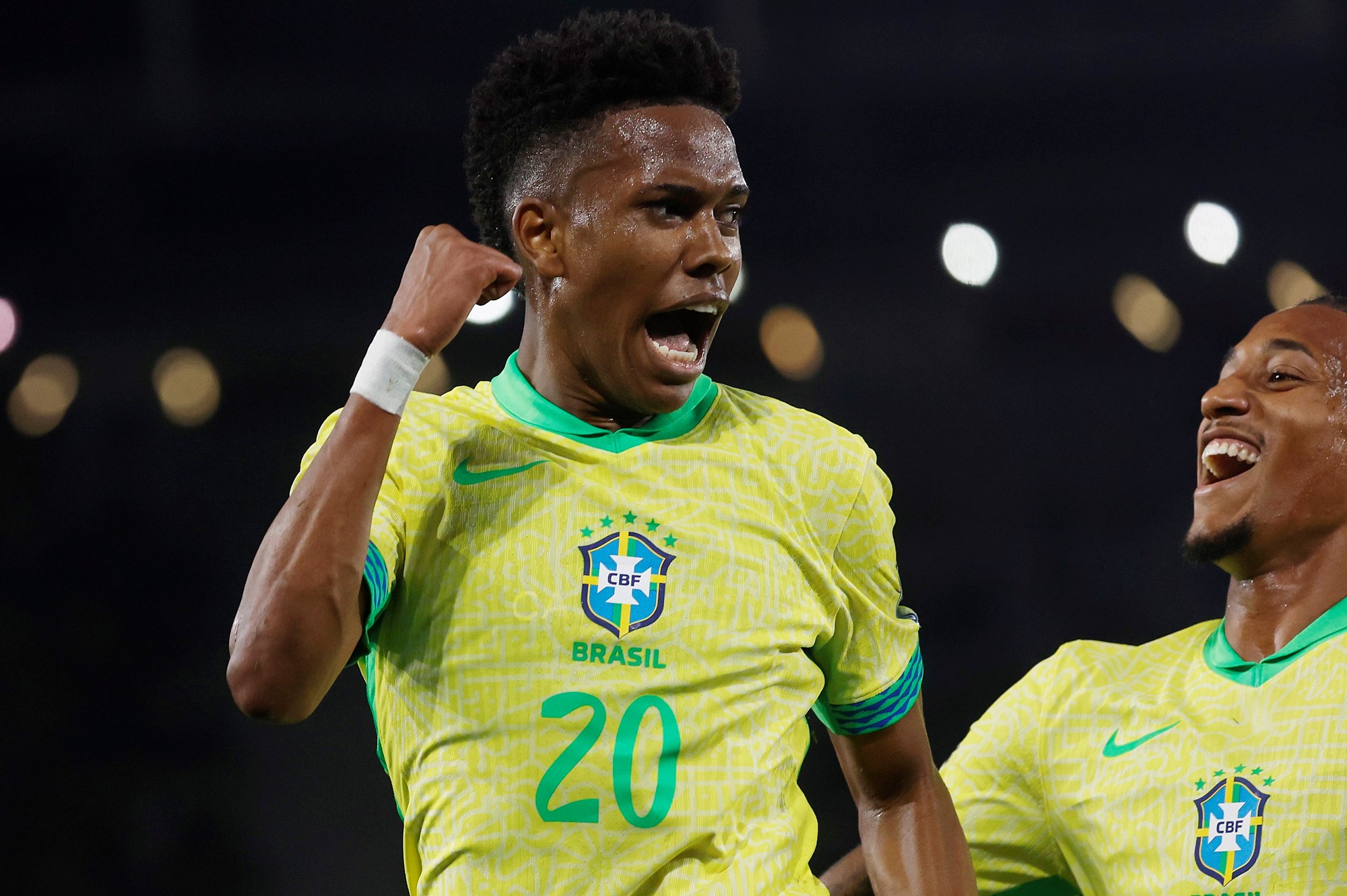 2035. Willian Estevão