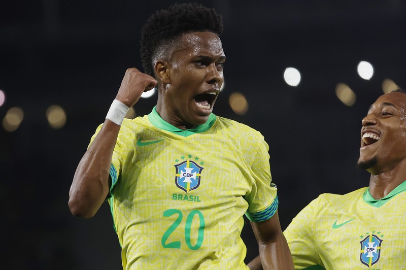 2035. Willian Estevão
