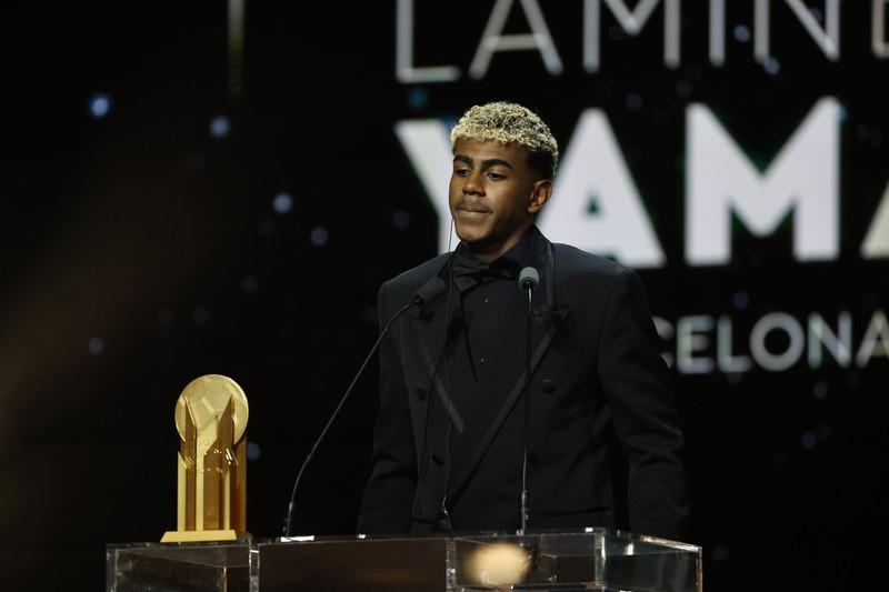 2033. Lamine Yamal