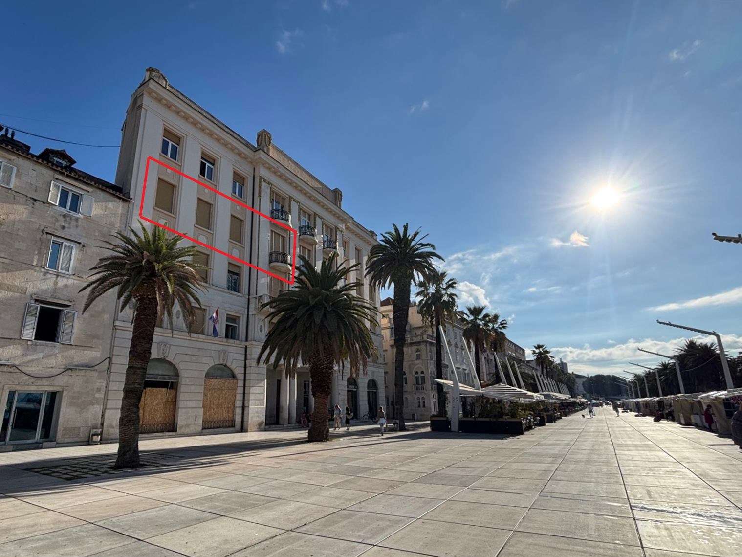 Grad:
SPLIT
Adresa:
OBALA HRVATSKOG PREPORODA 10
Površina (m2):
104,74
Položaj nekretnine:
III. kat ulične zgrade
Početna mjesečna neto zakupnina:
5.237,00 EUR
Jamčevina:
15.711,00 EUR
Predložena djelatnost:
dopuštene propisima (izuzev pružanja usluge smještaja)
Razred oznaka en. certfikata:
C/C
Datum i vrijeme pregleda poslovnih prostora:
15.10.2025. 11:00 – 11:30