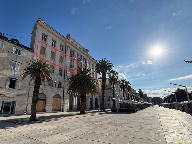 Grad:
SPLIT
Adresa:
OBALA HRVATSKOG PREPORODA 10
Površina (m2):
104,74
Položaj nekretnine:
III. kat ulične zgrade
Početna mjesečna neto zakupnina:
5.237,00 EUR
Jamčevina:
15.711,00 EUR
Predložena djelatnost:
dopuštene propisima (izuzev pružanja usluge smještaja)
Razred oznaka en. certfikata:
C/C
Datum i vrijeme pregleda poslovnih prostora:
15.10.2025. 11:00 – 11:30