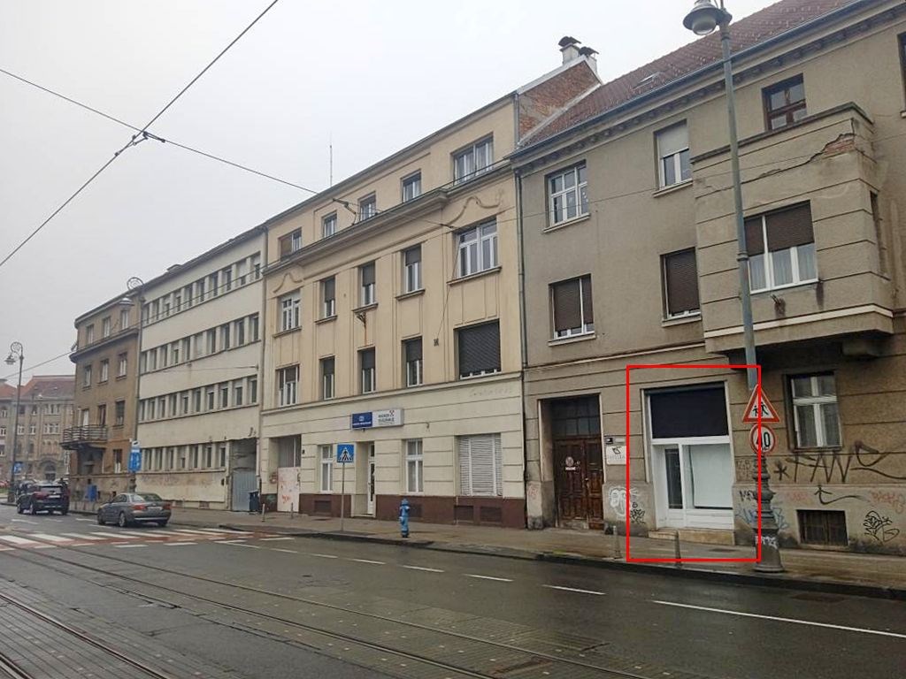 Grad:
ZAGREB
Adresa:
REPUBLIKE AUSTRIJE 29
Površina (m2):
34,83
Položaj nekretnine:
prizemlje ulične zgrade površine 25,99 m2 i spremište u suterenu površine 8,84 m2
Početna mjesečna neto zakupnina:
303,72 EUR
Jamčevina:
911,16 EUR
Predložena djelatnost:
dopuštene propisima (izuzev pružanja usluge smještaja)
Razred oznaka en. certfikata:
D/G
Datum i vrijeme pregleda poslovnih prostora:
15.10.2025. 11:50 – 12:20