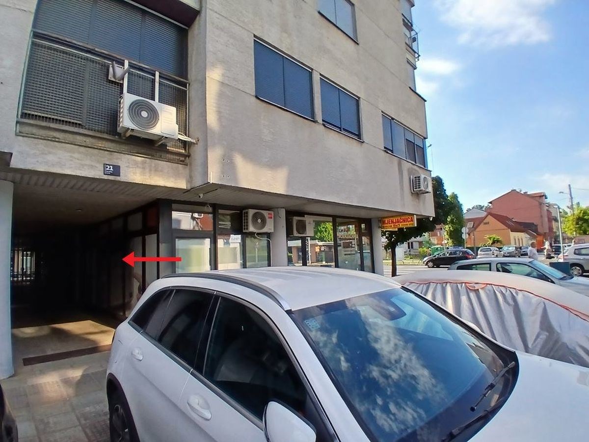 Grad:
ZAGREB
Adresa:
CERNIČKA 21
Površina (m2):
24,84
Položaj nekretnine:
prizemlje ulične zgrade
Početna mjesečna neto zakupnina:
208,66 EUR
Jamčevina:
625,98 EUR
Predložena djelatnost:
dopuštene propisima (izuzev pružanja usluge smještaja)
Razred oznaka en. certfikata:
E/G
Datum i vrijeme pregleda poslovnih prostora:
16.10.2025. 10:55 – 11:25