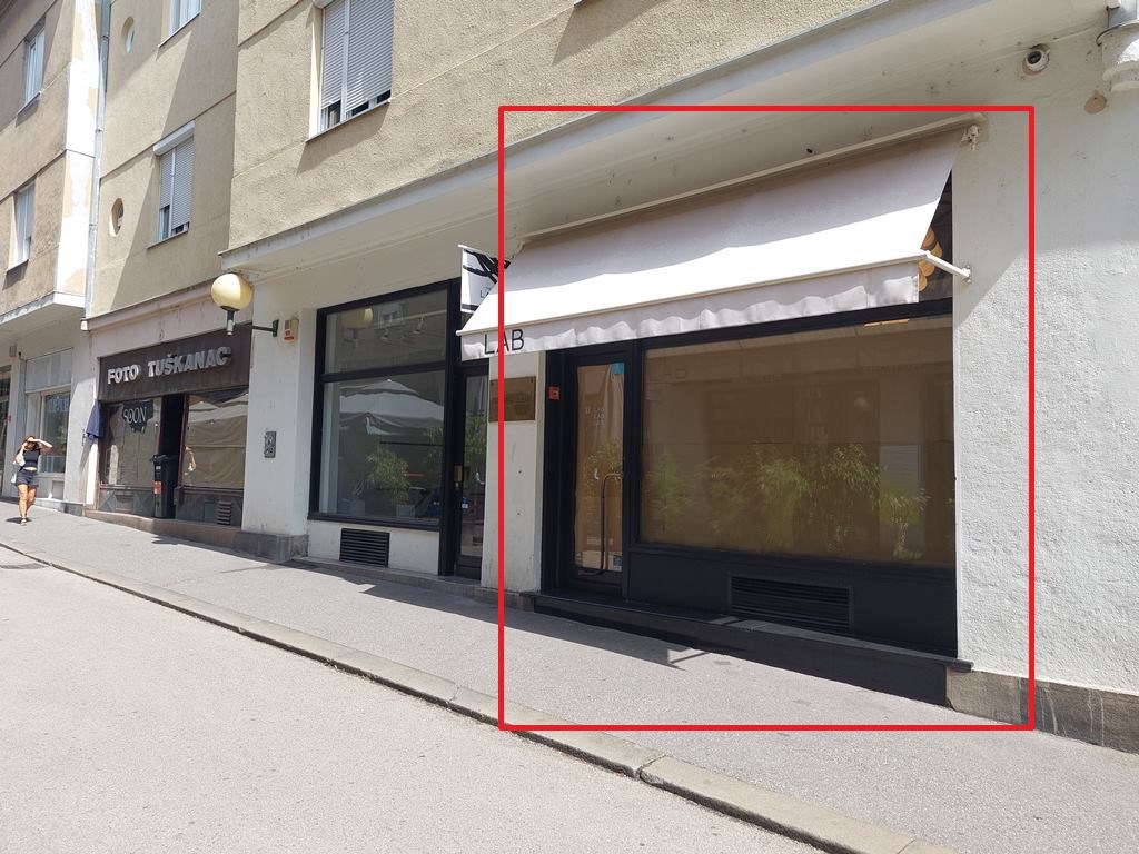 Grad:
ZAGREB
Adresa:
IVANA DEŽMANA 2
Površina (m2):
18,87
Položaj nekretnine:
prizemlje ulične zgrade
Početna mjesečna neto zakupnina:
332,11 EUR
Jamčevina:
996,33 EUR
Predložena djelatnost:
dopuštene propisima (izuzev pružanja usluge smještaja)
Razred oznaka en. certfikata:
F
Datum i vrijeme pregleda poslovnih prostora:
15.10.2025. 10:15 - 10:45