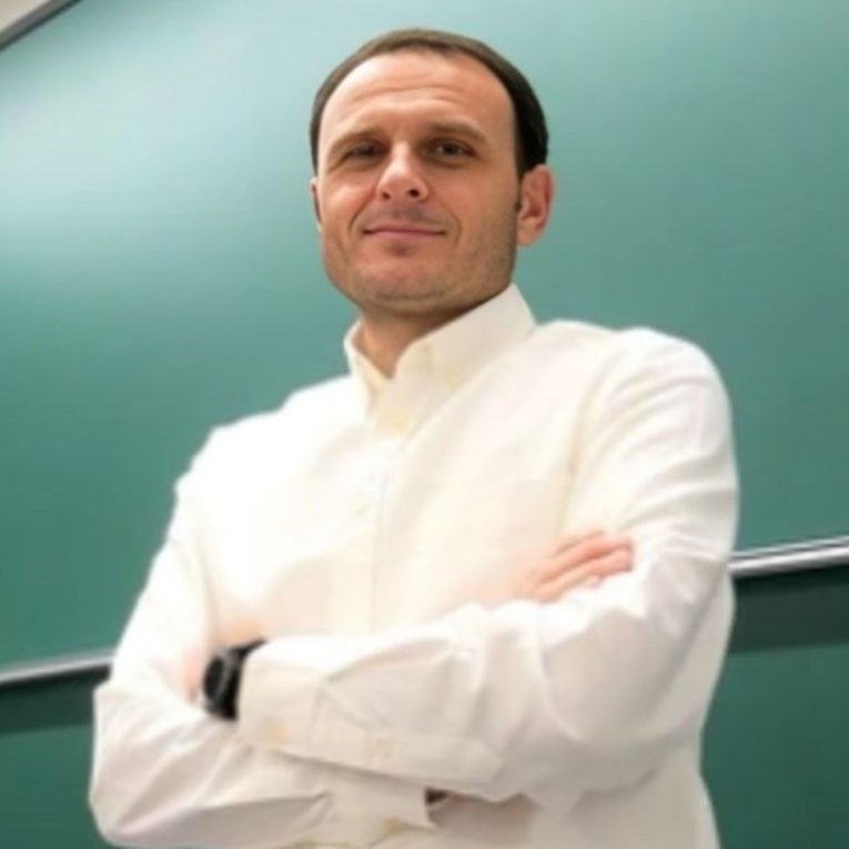 Među smrtno stradalima je i znanstvenik iz Sjeverne Makedonije, 45-godišnji Vasko Sazdovski, potvrđeno je za Nova.rs.