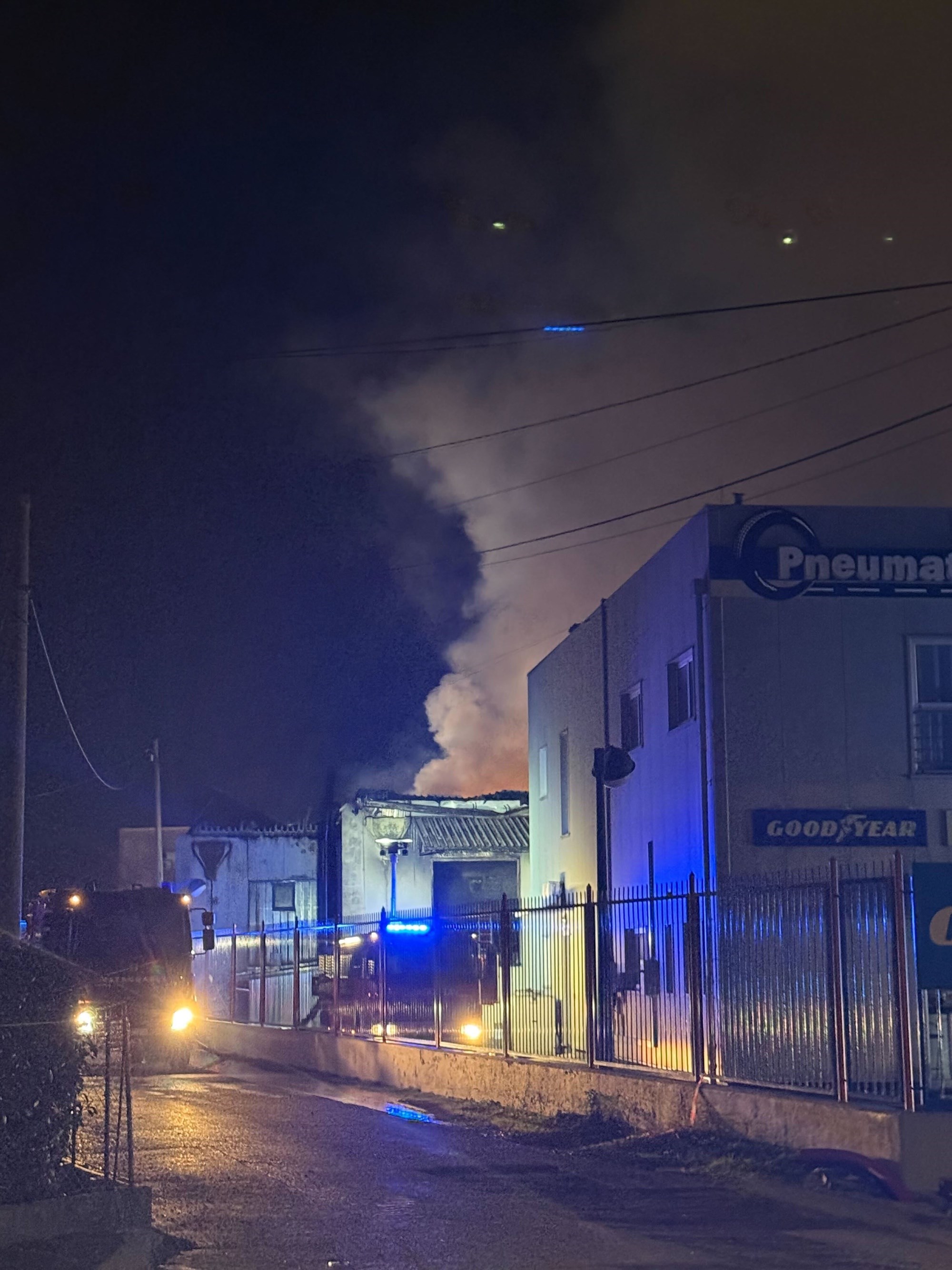 Lokaliziran požar u Svetoj Nedelji: "Tu i tamo se još zapale gume do kojih ne možemo"