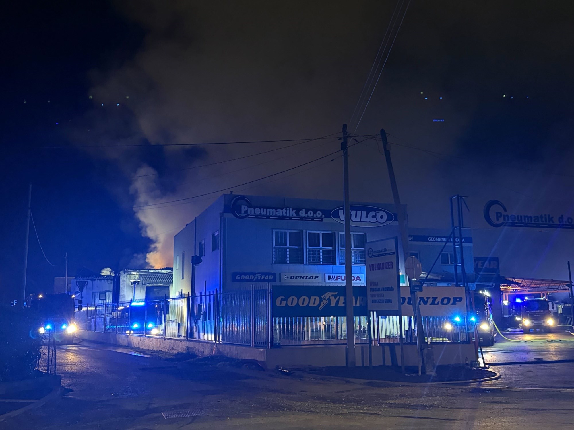 Lokaliziran požar u Svetoj Nedelji: "Tu i tamo se još zapale gume do kojih ne možemo"