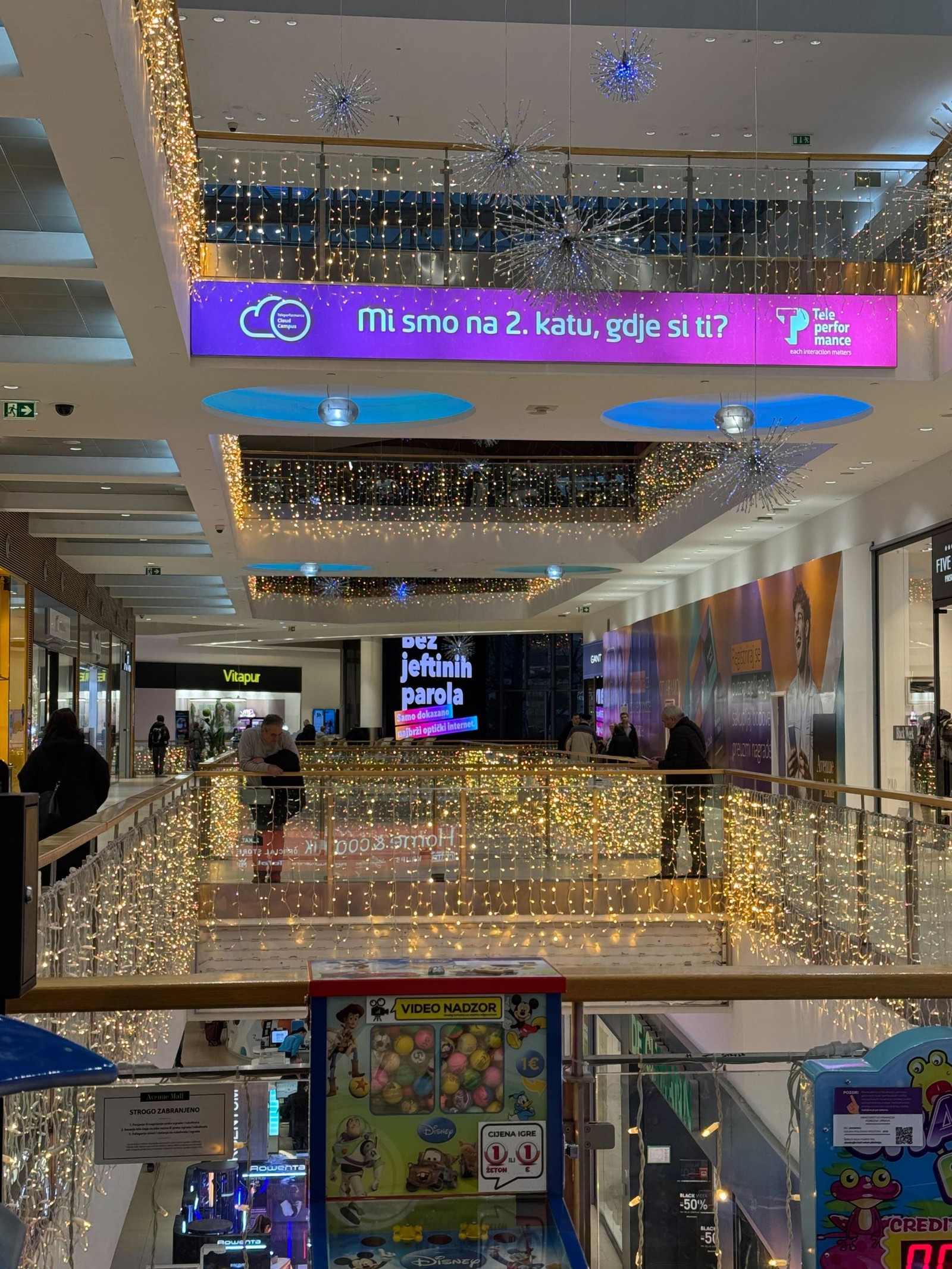 Avenue Mall