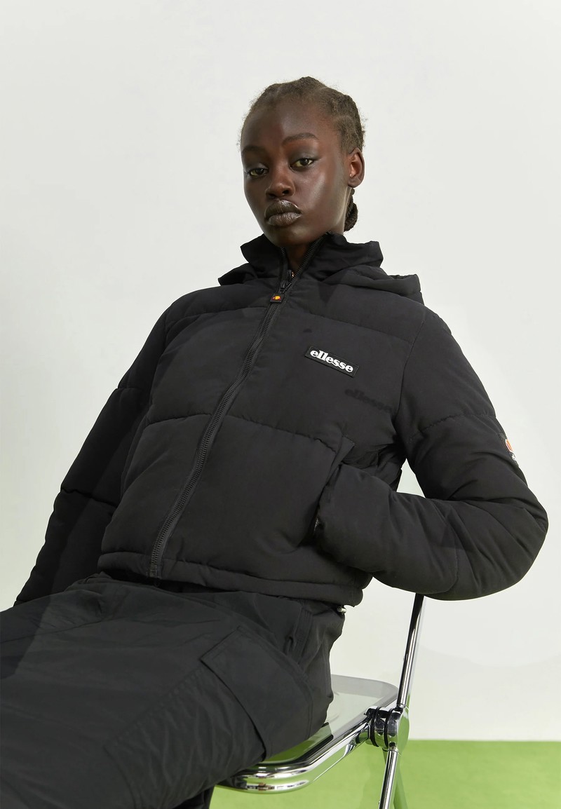 Ellesse
PARUM PADDED JACKET - Lagana jakna - black
Medijalna cijena:
90,12 € -35%