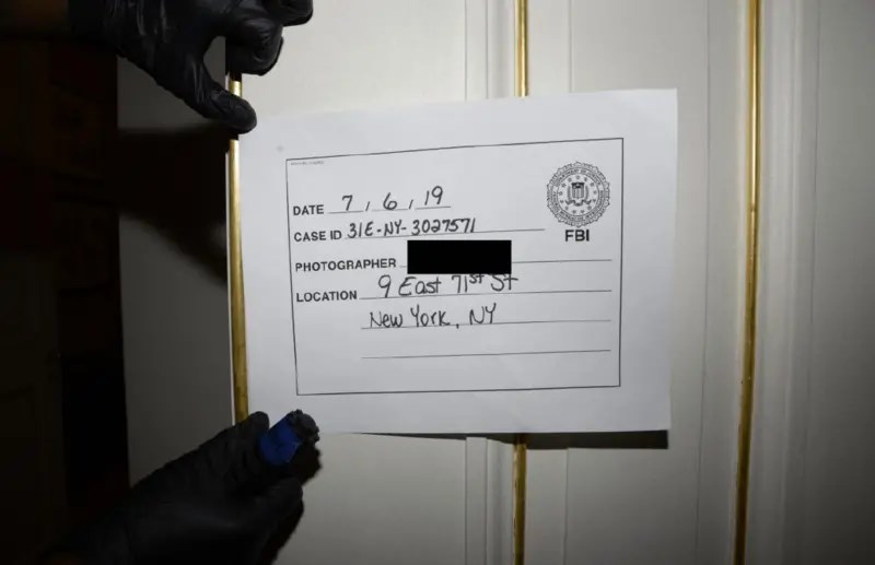 Nestali neki dokumenti iz Epsteinovih spisa. Otkriven Trumpov poziv, SMS-ovi o djevojkama