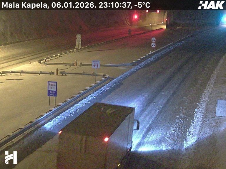 Autocesta A1 zatvorena zbog orkanskog vjetra i mećave