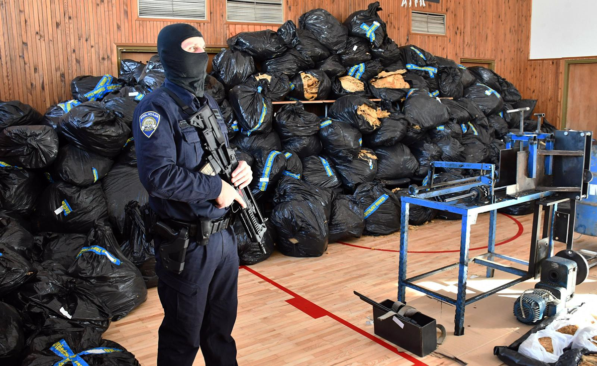 VIDEO Zaplijenjeno 2043 kilograma ilegalnog duhana. Pronađeno gotovo 43.000 eura