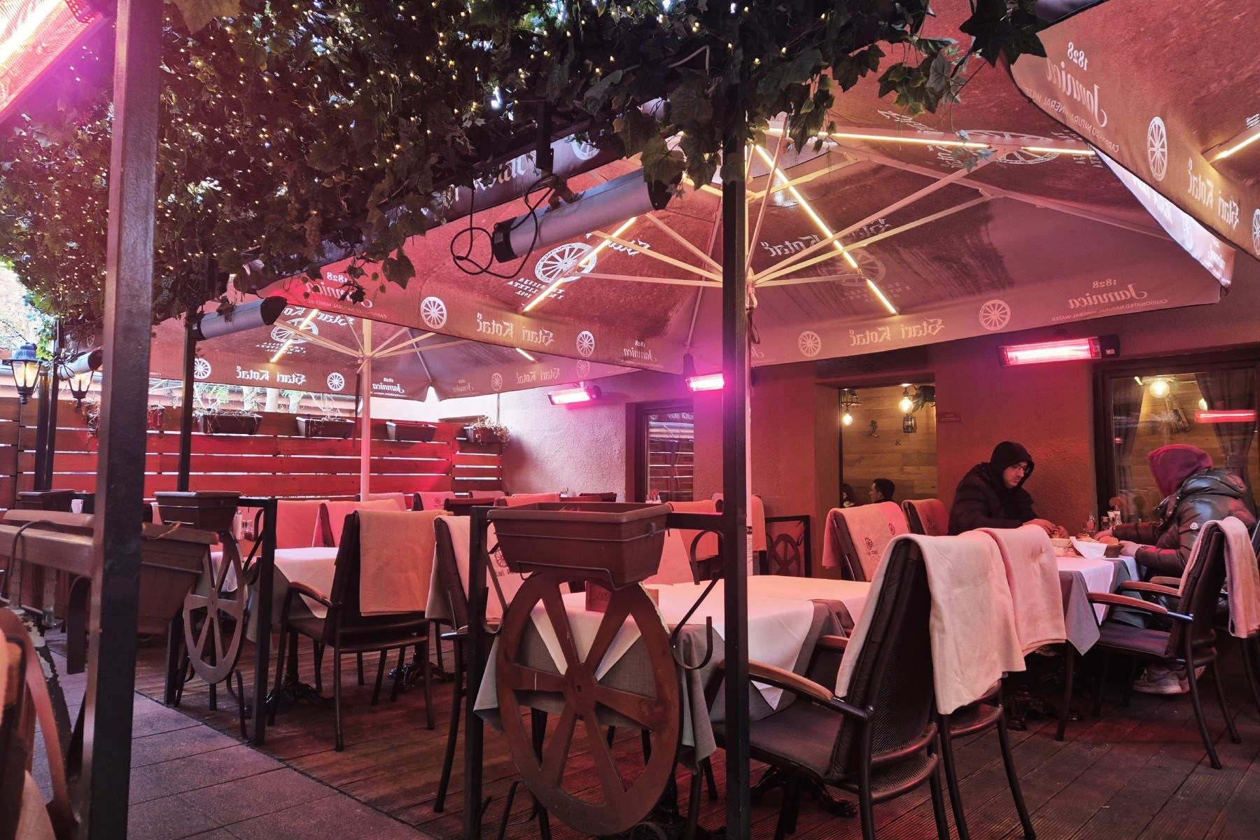 Imaju najbolji roštilj u Zagrebu. Bez rezervacije nema šanse da ulovite slobodan stol