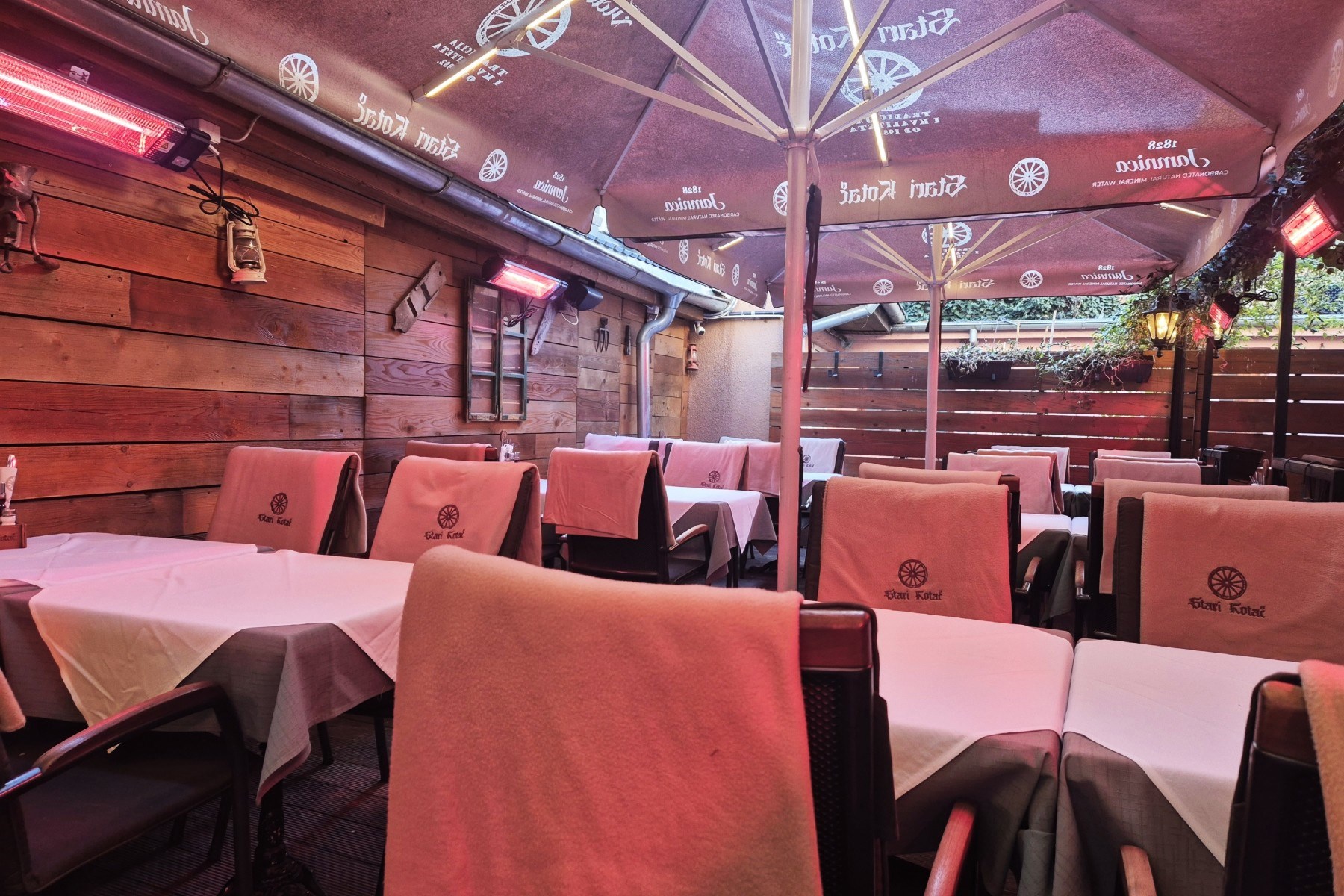 Imaju najbolji roštilj u Zagrebu. Bez rezervacije nema šanse da ulovite slobodan stol