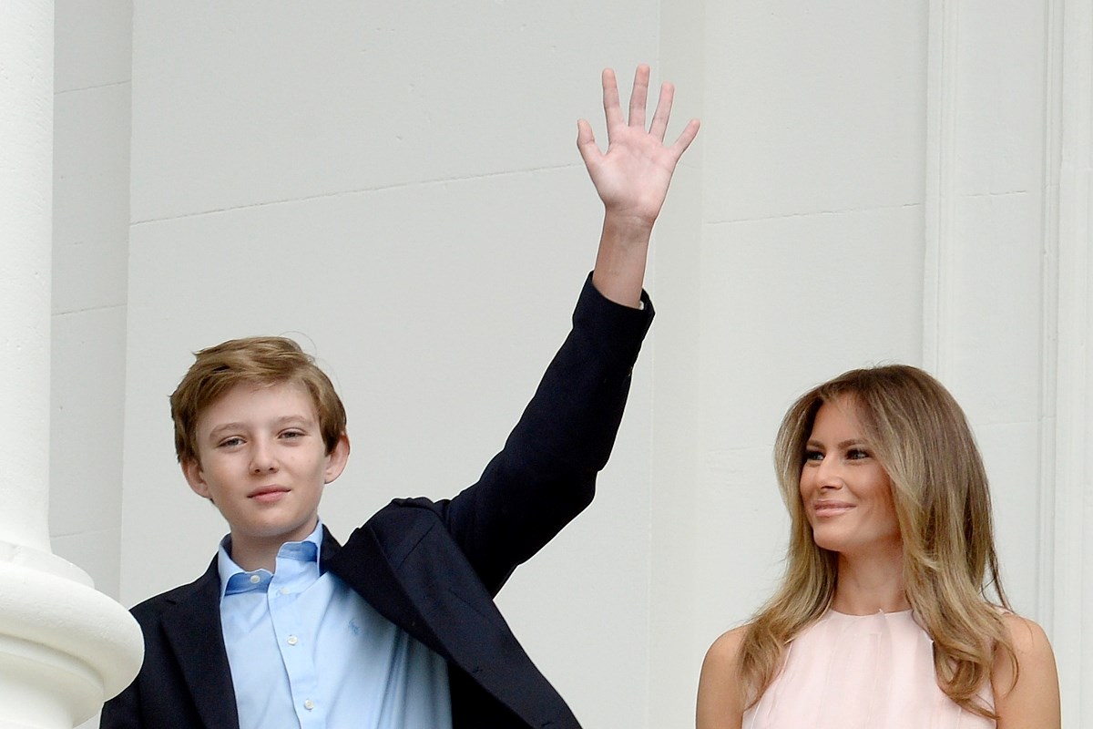 Mama ga je naučila slovenski i mazala kremama s kavijarom. Kako živi Barron Trump