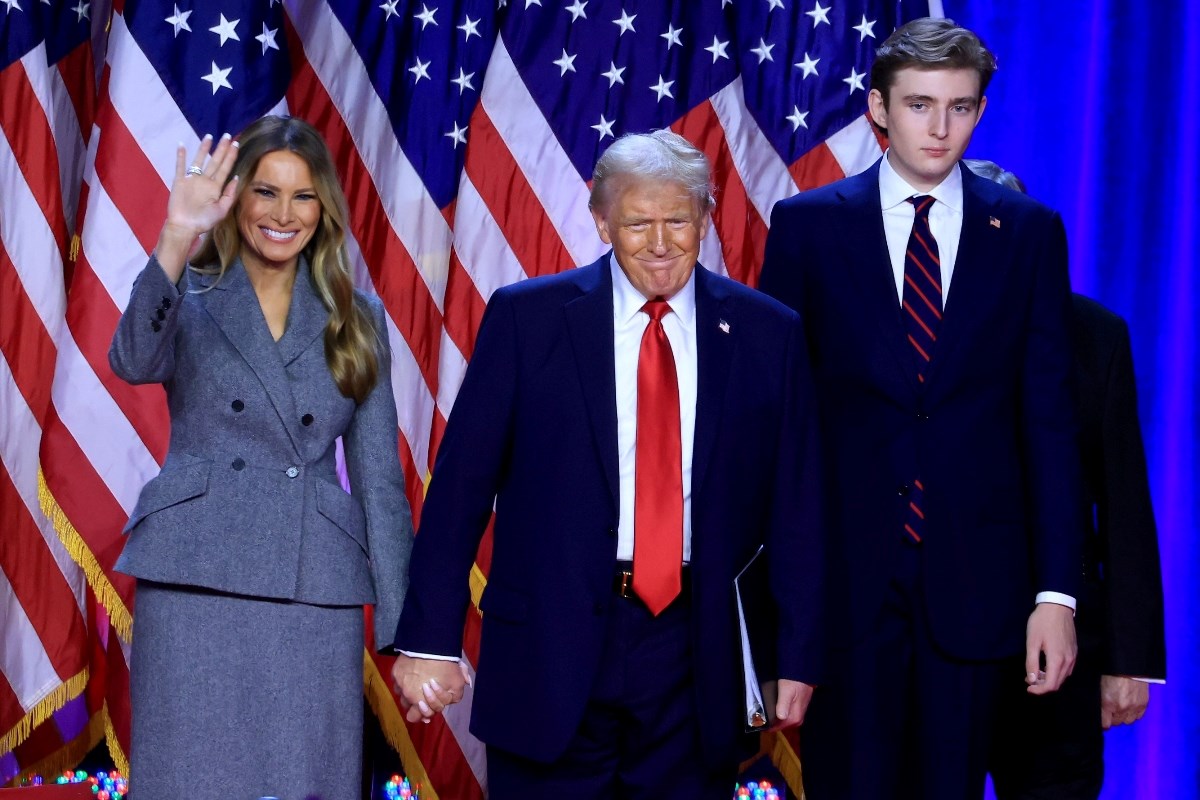 Mama ga je naučila slovenski i mazala kremama s kavijarom. Kako živi Barron Trump
