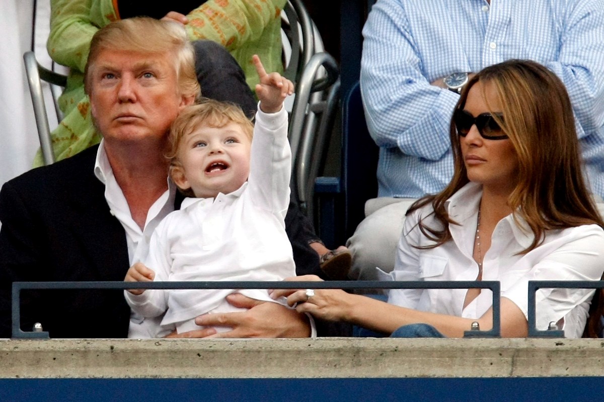 Mama ga je naučila slovenski i mazala kremama s kavijarom. Kako živi Barron Trump