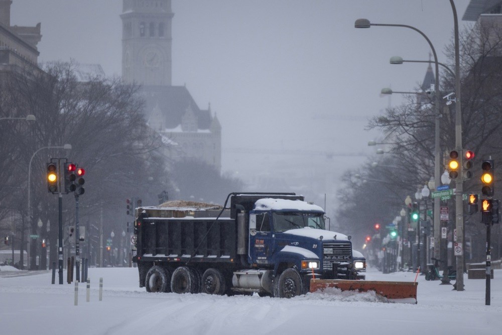 FOTO Snježna oluja u SAD-u, raste broj mrtvih. Izvanredno stanje u dvadesetak država