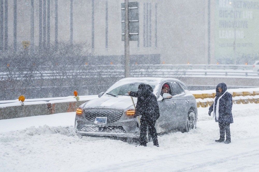 FOTO Snježna oluja u SAD-u, raste broj mrtvih. Izvanredno stanje u dvadesetak država