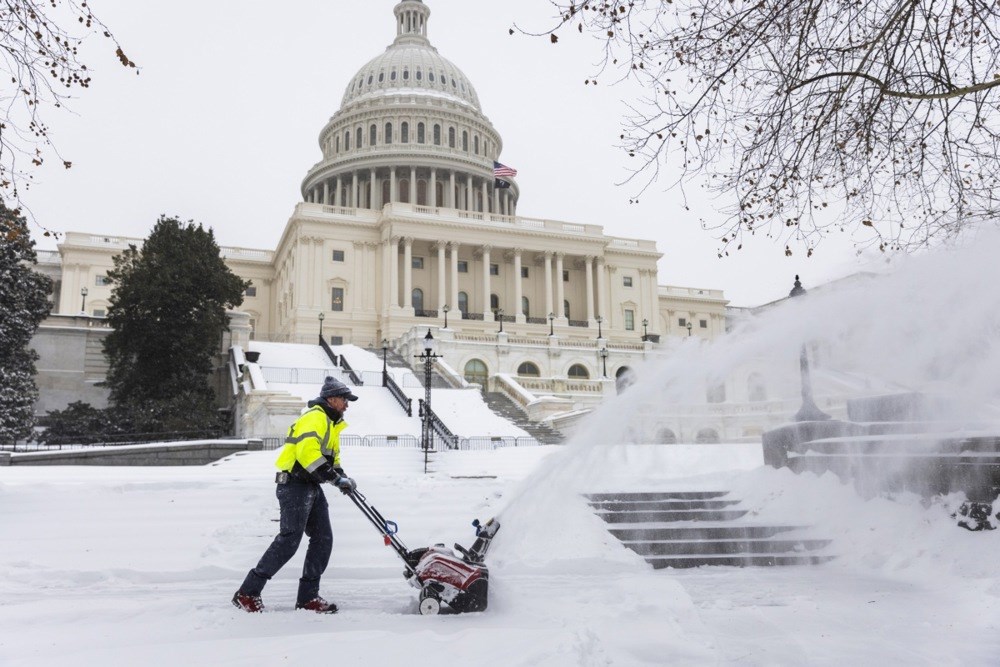 FOTO Snježna oluja u SAD-u, raste broj mrtvih. Izvanredno stanje u dvadesetak država