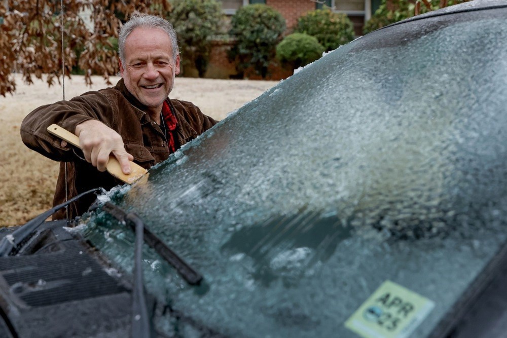 FOTO Snježna oluja u SAD-u, raste broj mrtvih. Izvanredno stanje u dvadesetak država