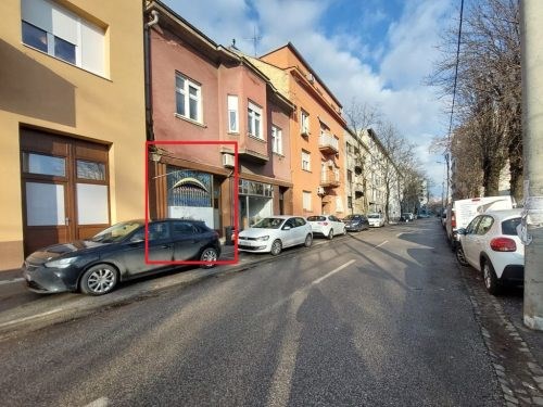 ZAGREB
Adresa:
FRANJE PETRAČIĆA 28
Površina (m2):
27,64
Položaj nekretnine:
prizemlje i galerija ulične zgrade