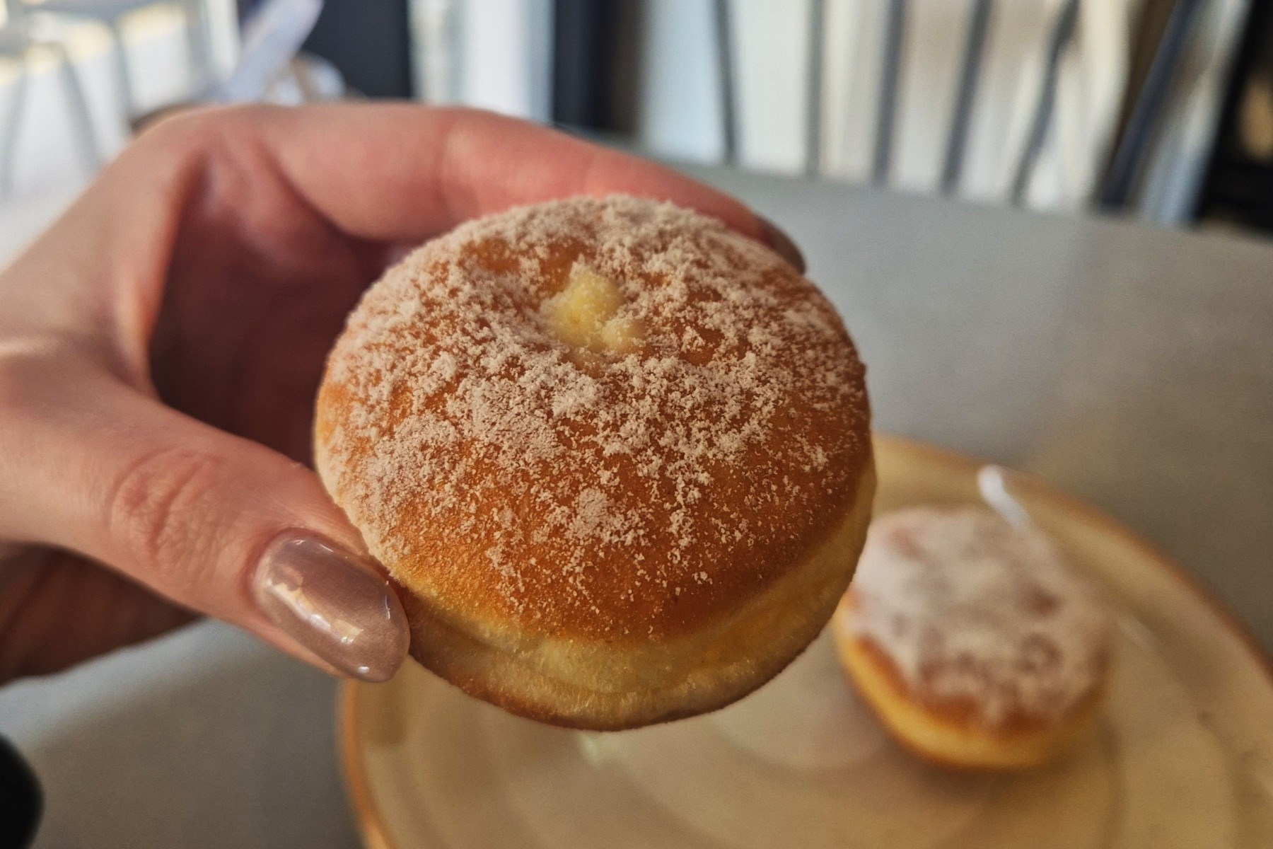 Svi pričaju o ovim mini krafnama i ne mogu se načuditi njihovoj cijeni. Probali smo