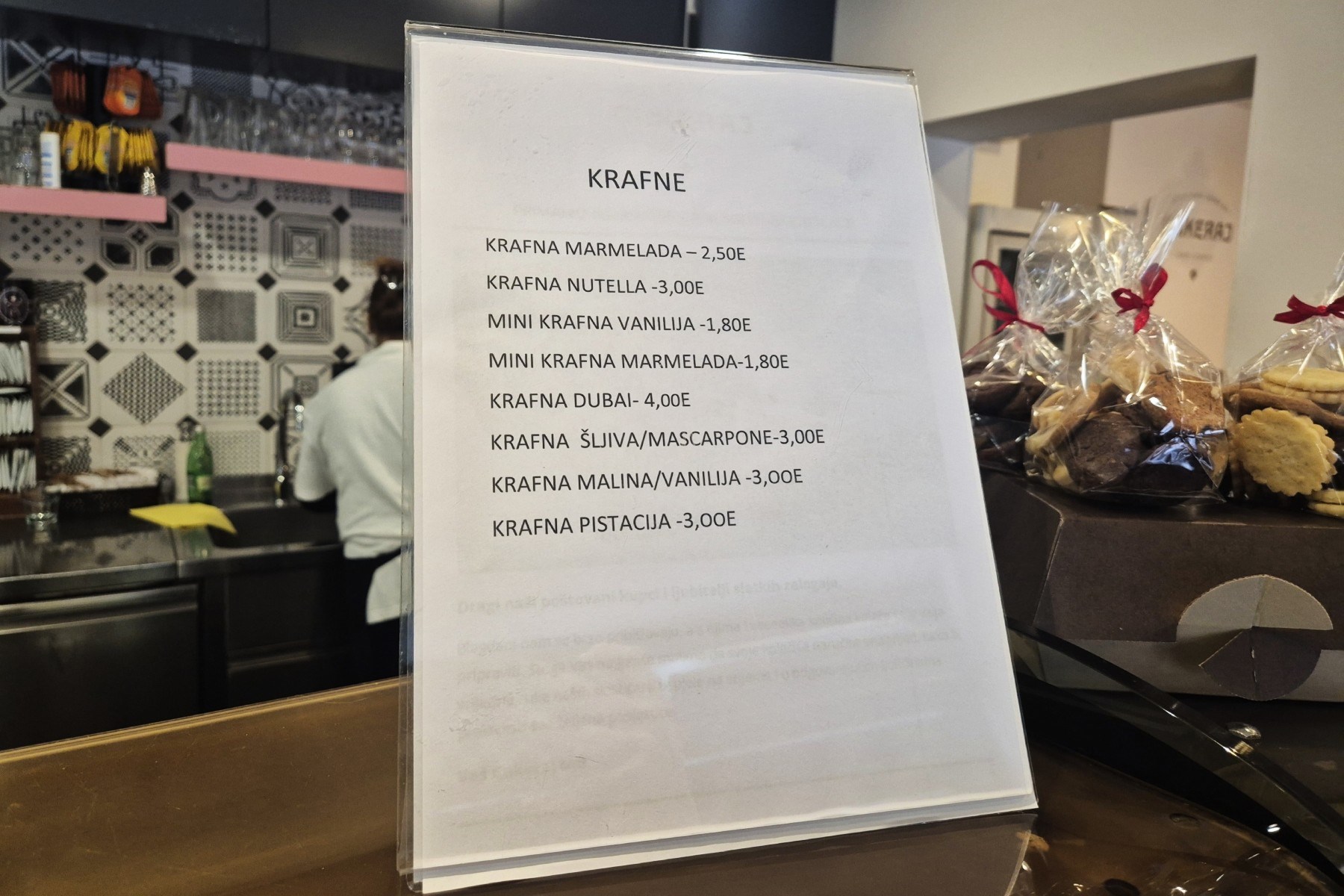 Svi pričaju o ovim mini krafnama i ne mogu se načuditi njihovoj cijeni. Probali smo