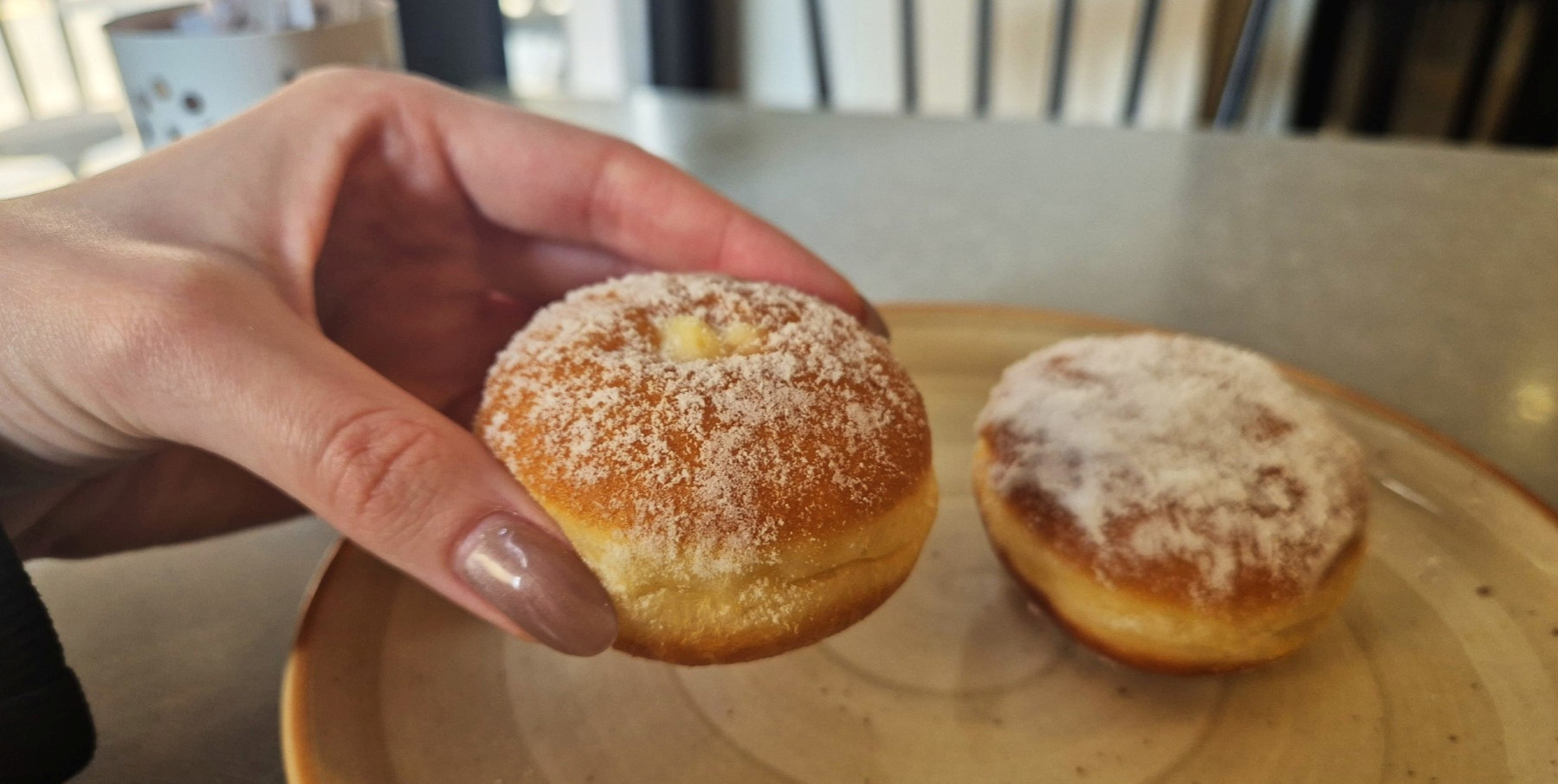 Svi pričaju o ovim mini krafnama i ne mogu se načuditi njihovoj cijeni. Probali smo