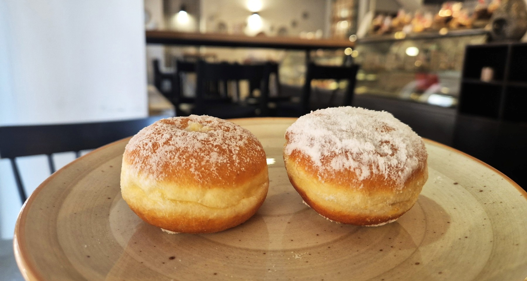Svi pričaju o ovim mini krafnama i ne mogu se načuditi njihovoj cijeni. Probali smo