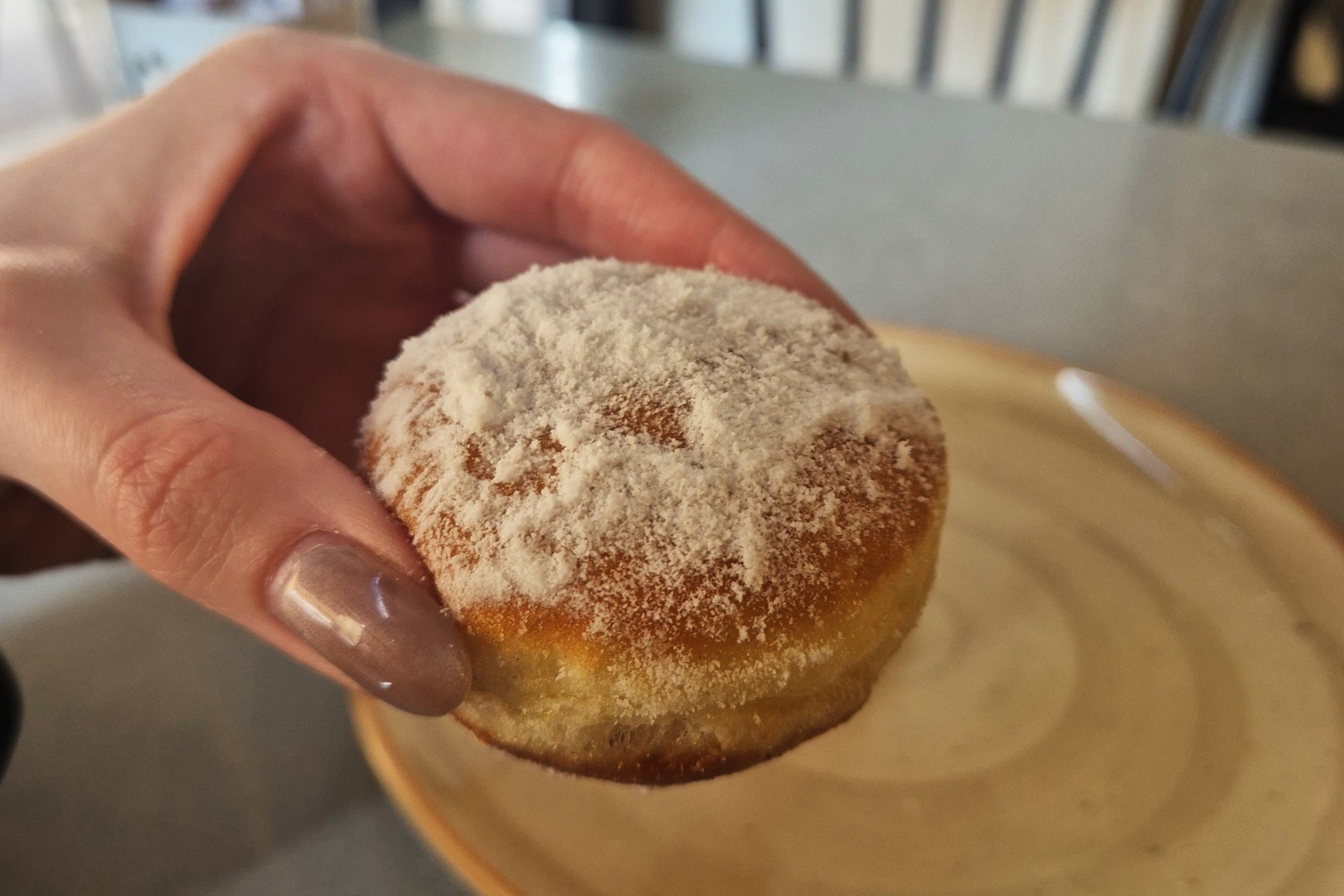 Svi pričaju o ovim mini krafnama i ne mogu se načuditi njihovoj cijeni. Probali smo