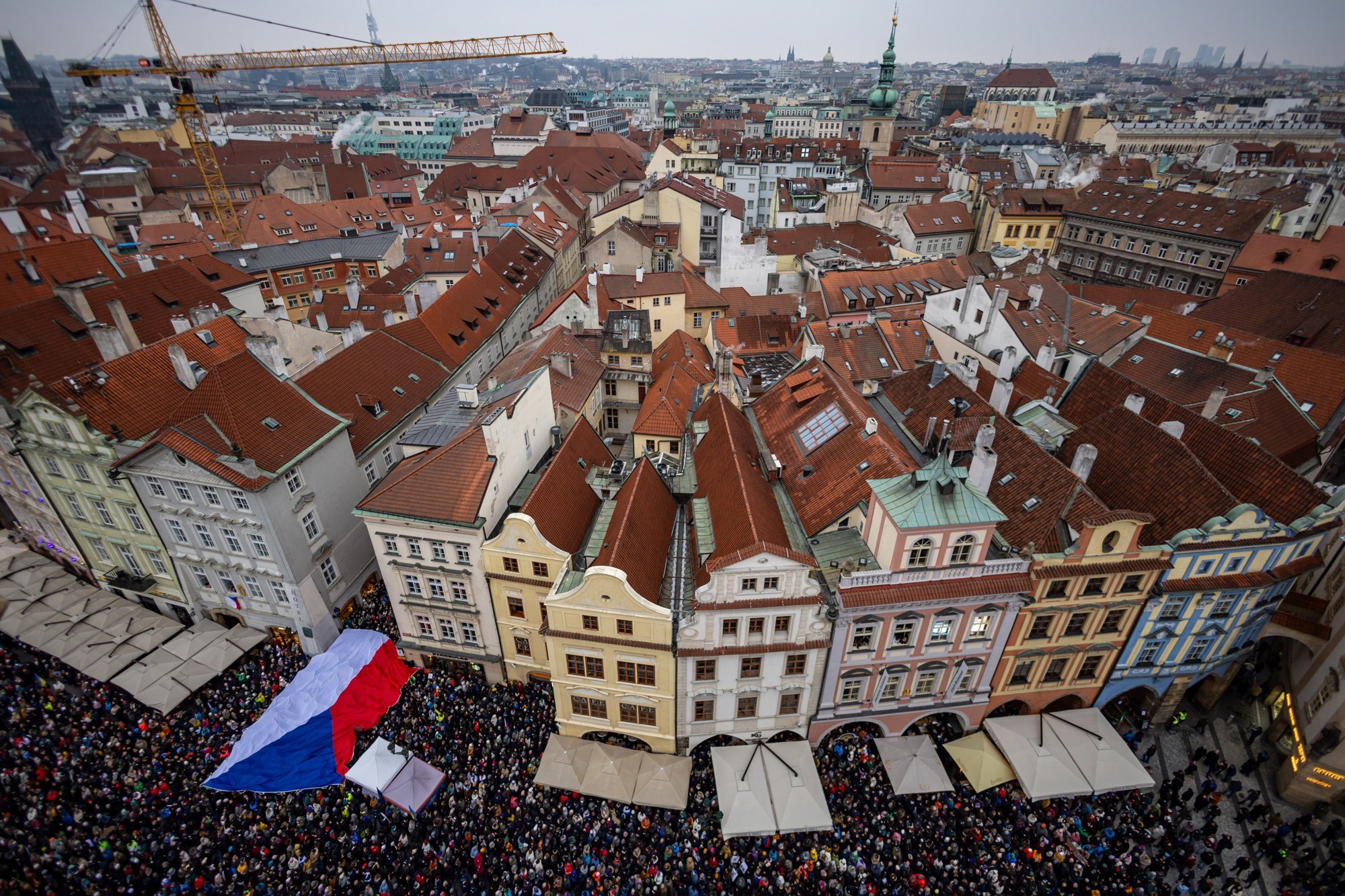 Česi izašli na ulice zbog liberalnog predsjednika. Pogledajte fotografije iz zraka