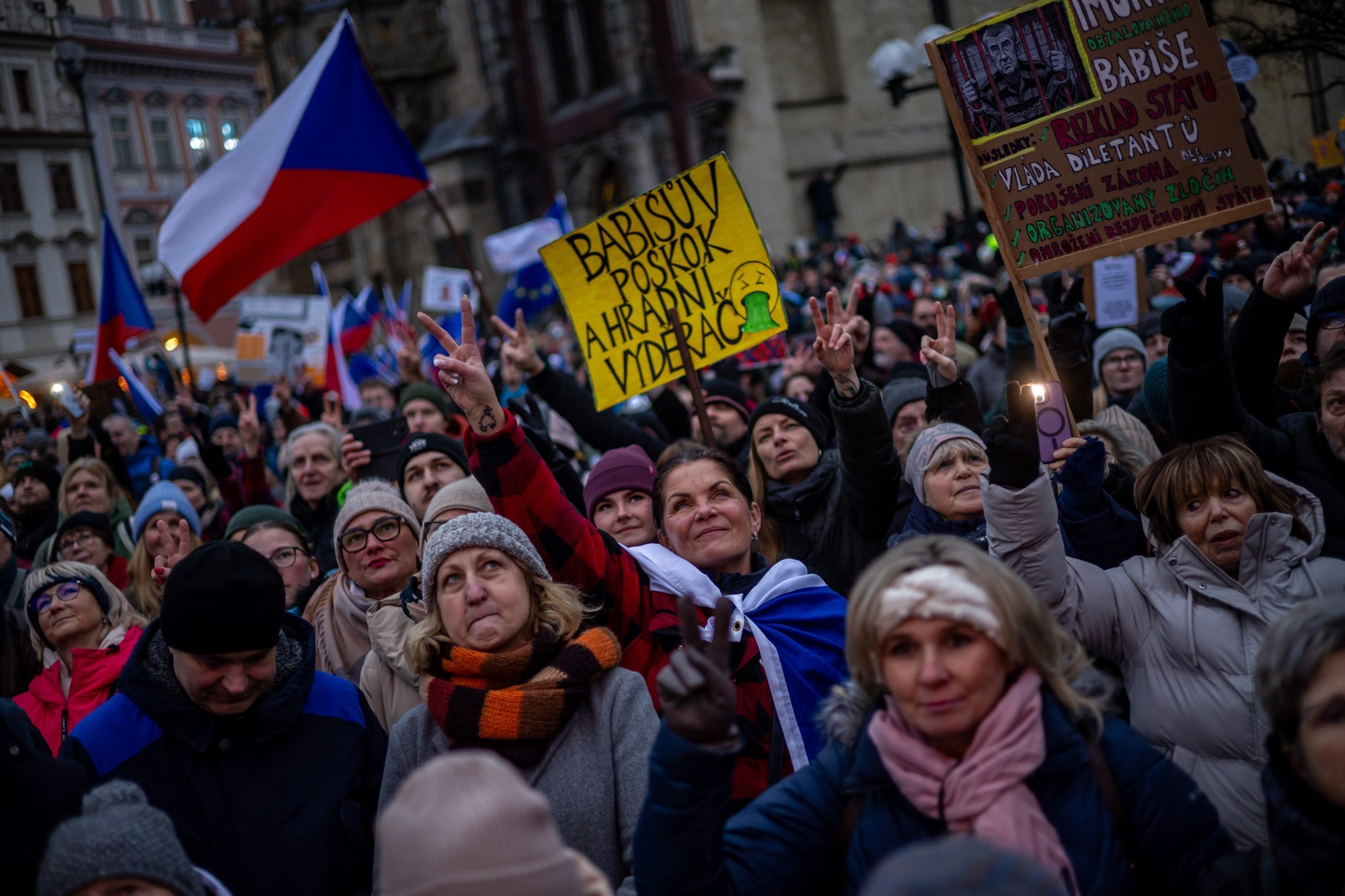 Česi izašli na ulice zbog liberalnog predsjednika. Pogledajte fotografije iz zraka