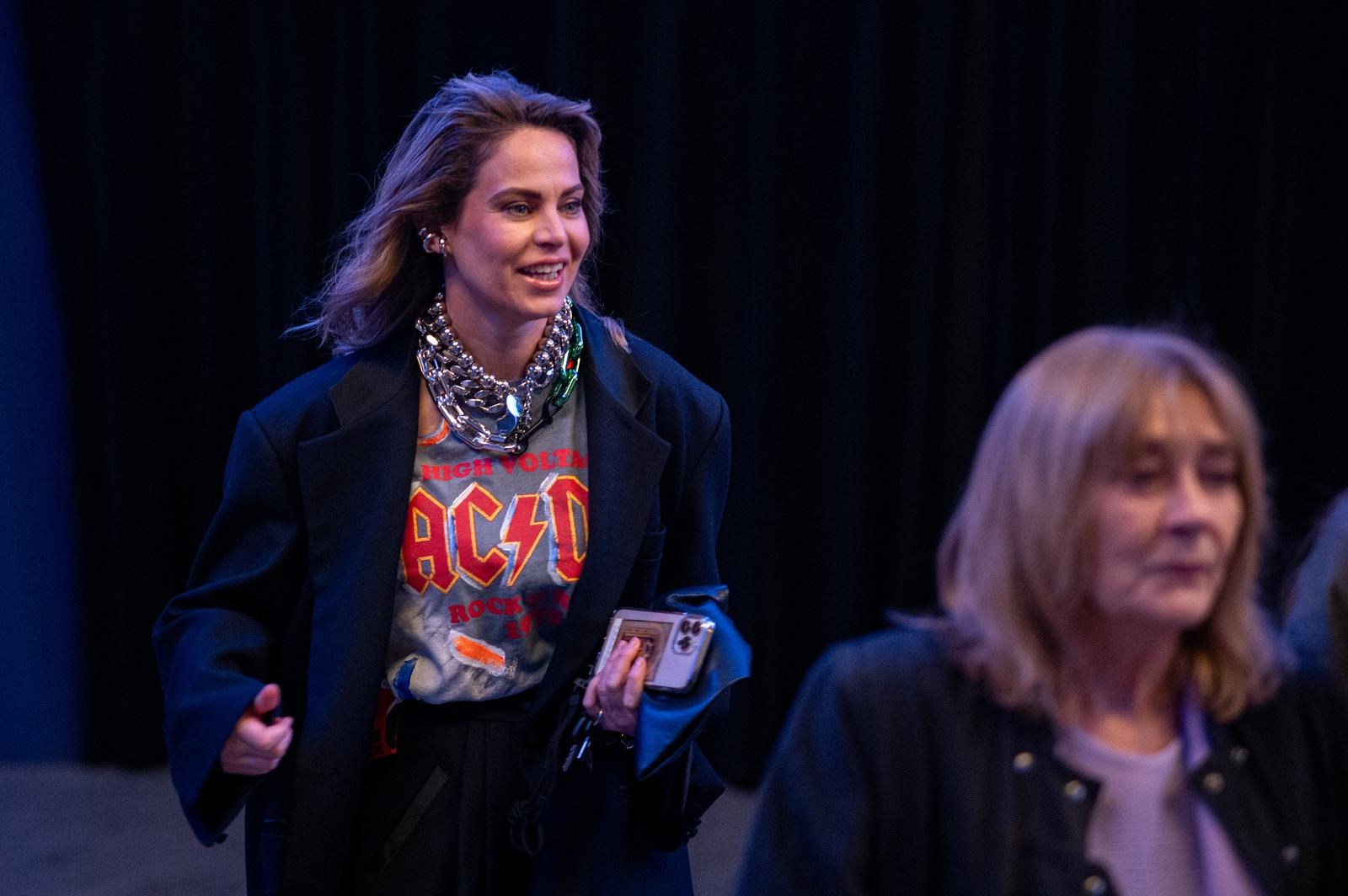 Tko je Mia Kovačić, hrvatska voditeljica čije ime se spominje u Epsteinovim spisima?