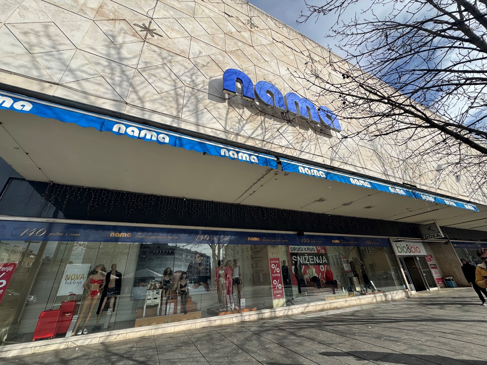 Što je s Namom na Kvatriću? "Za sada nastavlja raditi, ali ide na prodaju"