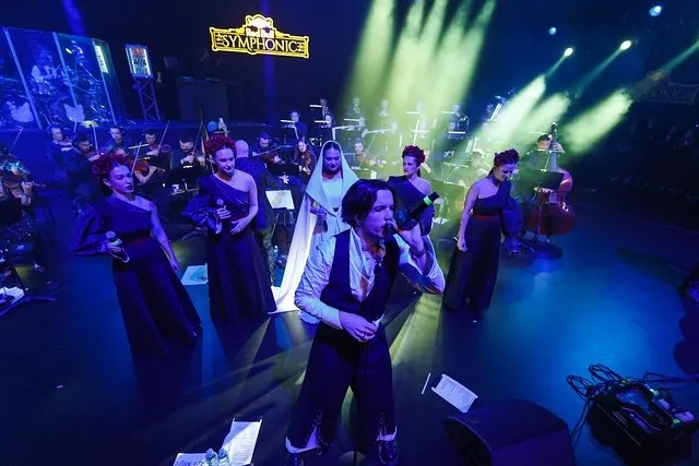 Red Bull Symphonic, Baby Lasagna, grupa Lelek