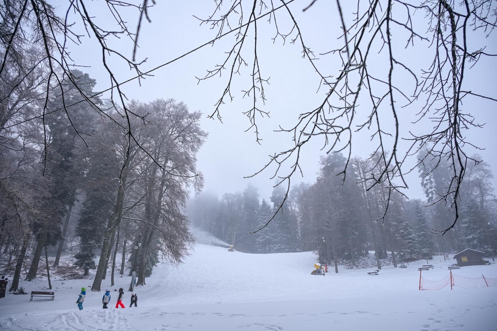 FOTO Na Sljemenu je pao snijeg