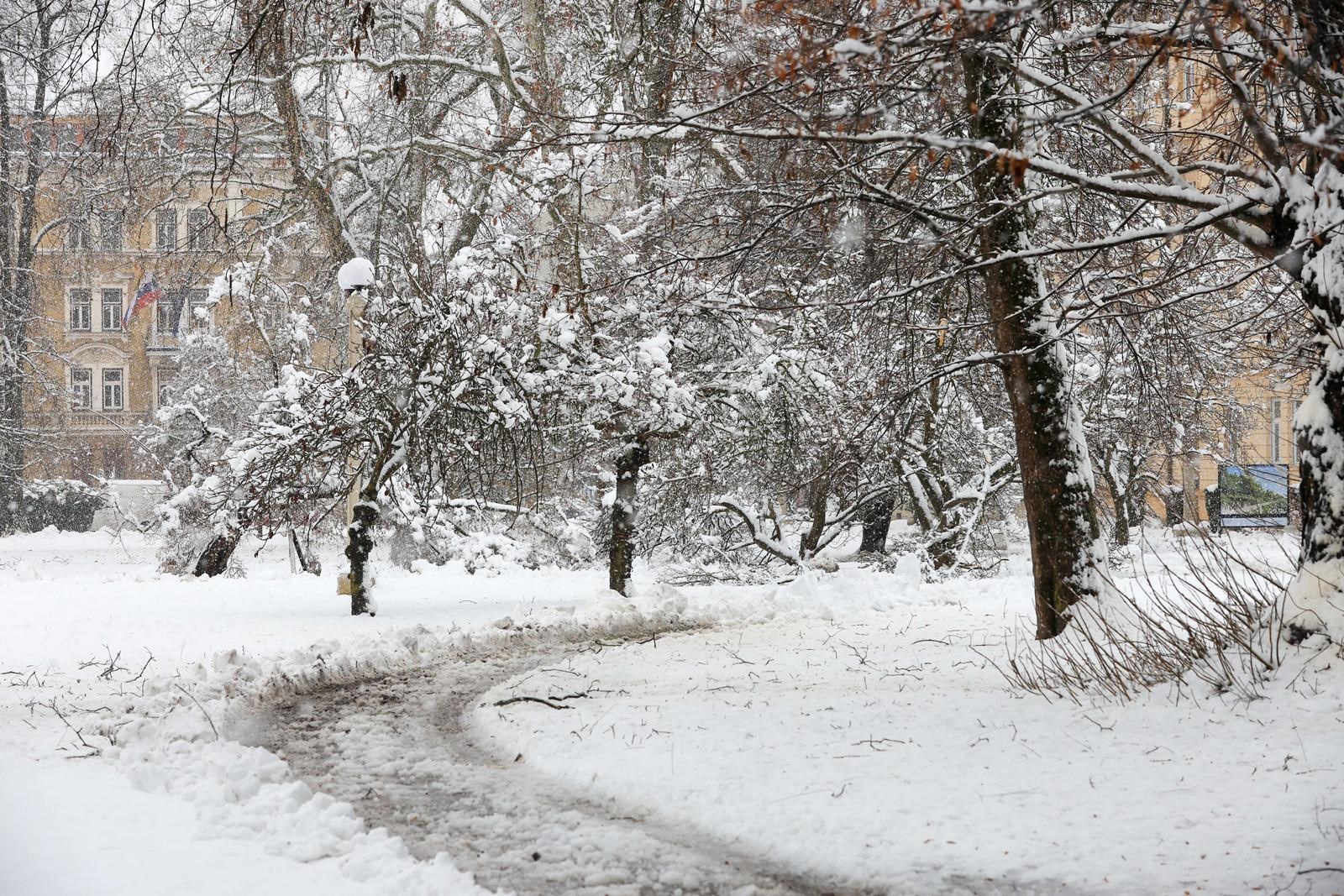 VIDEO I FOTO U Mariboru proglašeno izvanredno stanje, problemi diljem Slovenije